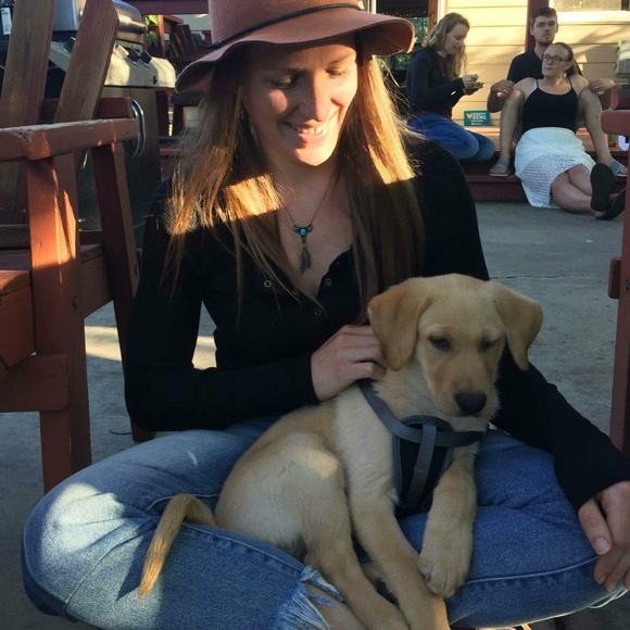 Meet your Posher, Lauren - Picture 1 of 8